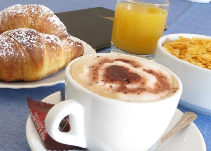 לינה וארוחת בוקר Plaza לצ'ה